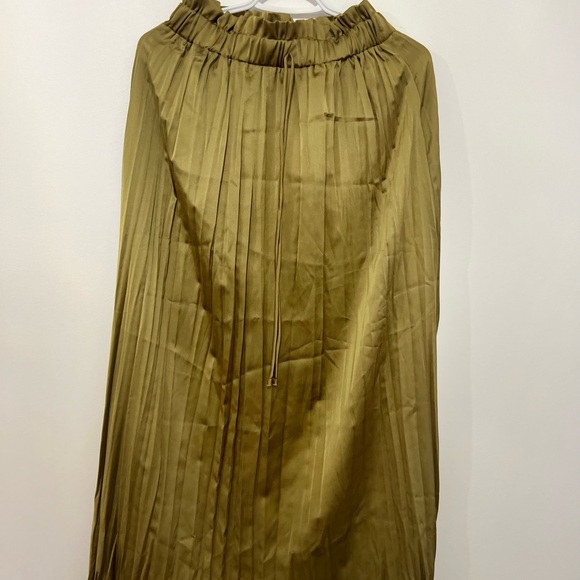 ZARA long skirt. Brand new with tags. Price imentioned is with 13% tax I paid. - Picture 1 of 4